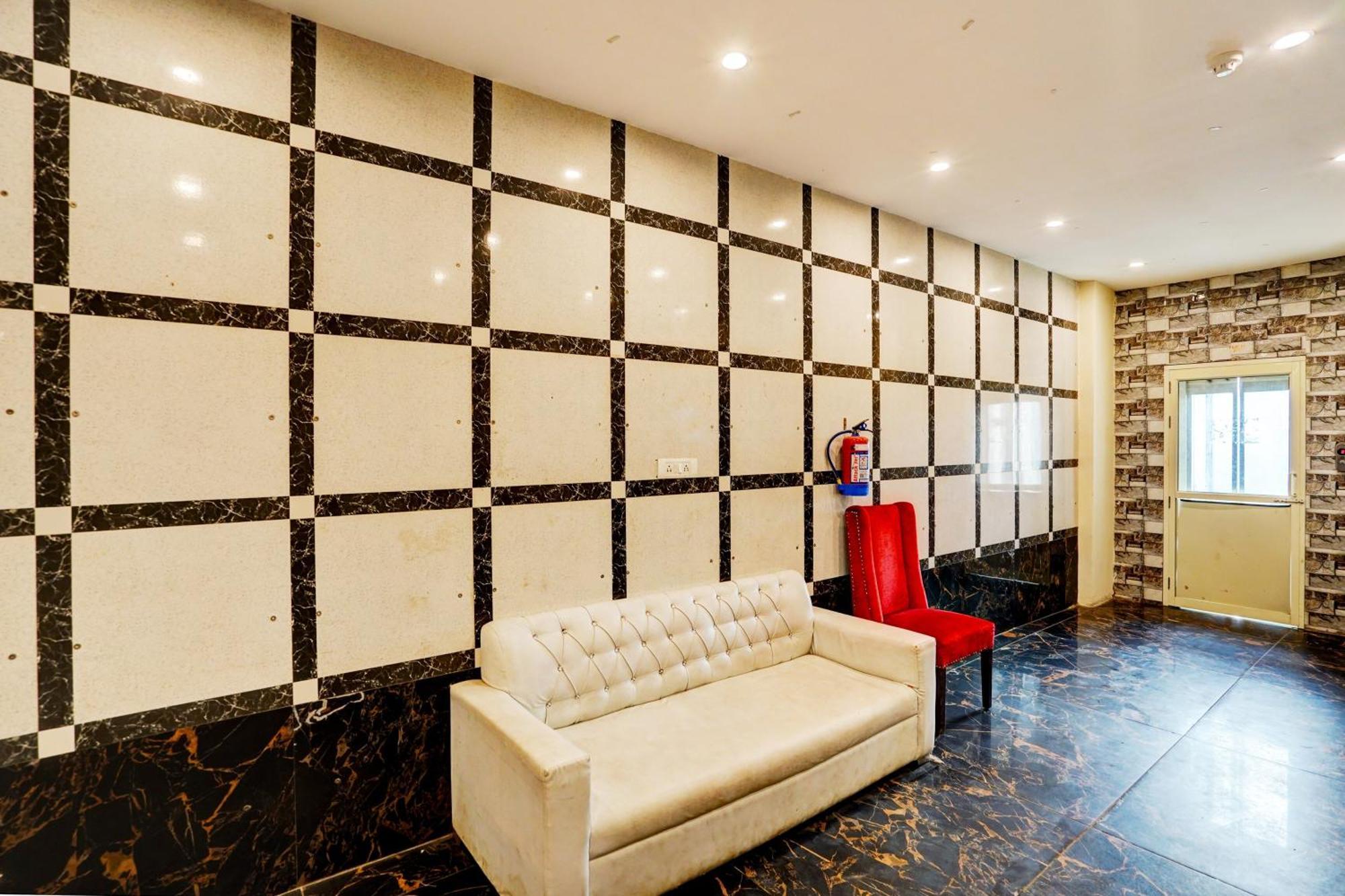 Hotel O Blue Vibes Meerut Buitenkant foto